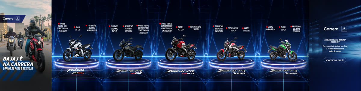 Prancha do catálogo "Bajaj é na Carrera" com a linha de motos alinhada sobre fundo azul.