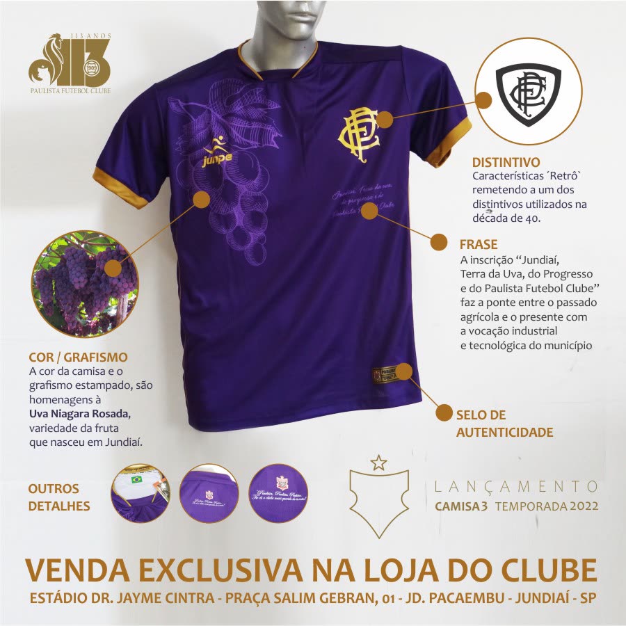 Peça de venda exclusiva na loja do clube, com a camisa roxa e detalhes do produto.